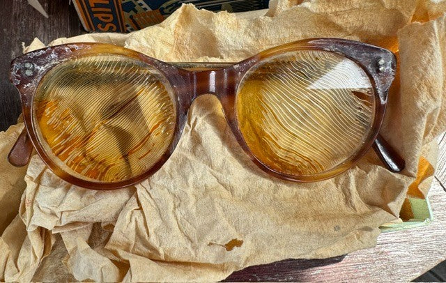 Vintage Jules Richard stereoscopic projector 1953