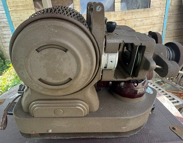 Vintage Jules Richard stereoscopic projector 1953