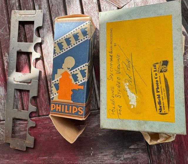 Vintage Jules Richard stereoscopic projector 1953