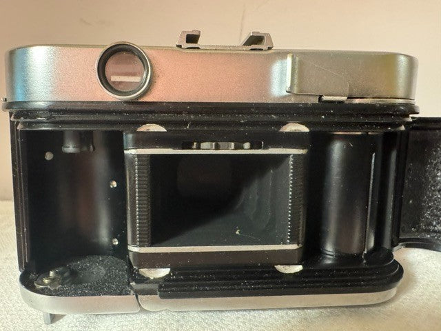 Vintage Voigtlander Vito B 35mm camera (repairs)