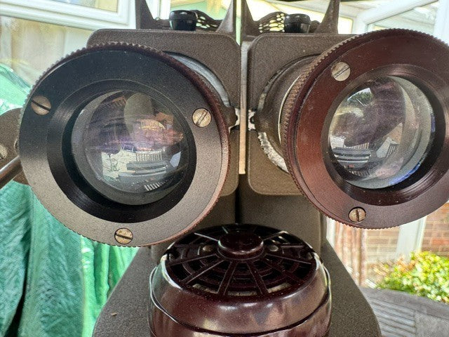 Vintage Jules Richard stereoscopic projector 1953