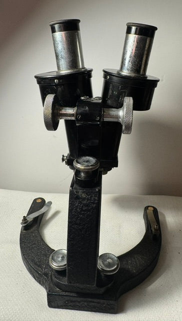R & J Beck Stereoscopic microscope 1872, War office marking