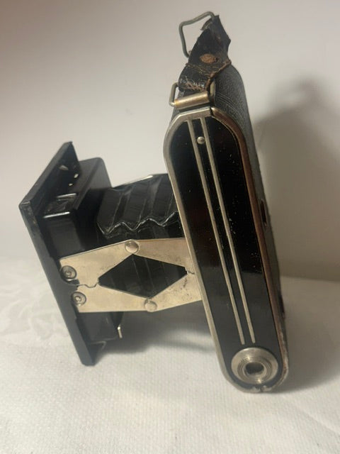 Vintage Kodak soix-20 Brownie folding camera