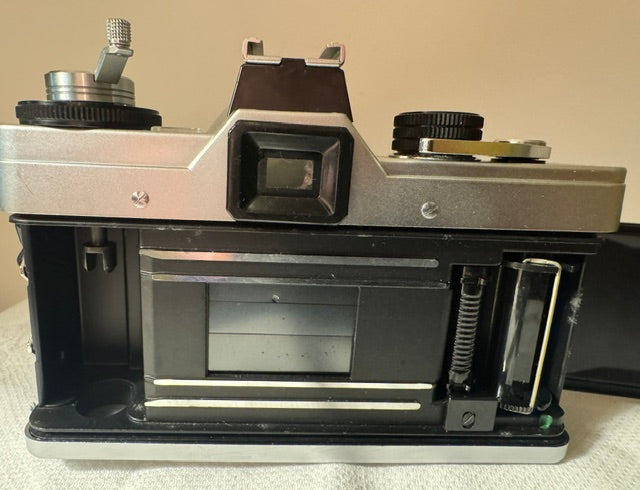 Praktica LB 35mm film camera , Prakticar f2.8 135mm lens