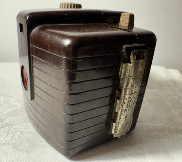 Kodak Brownie Holiday Camera 1953–1962 — Brown Bakelite, 127 Film