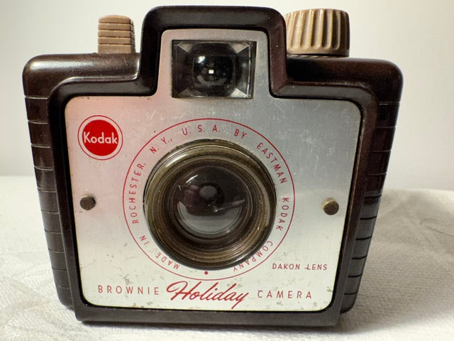 Kodak Brownie Holiday Camera 1953–1962 — Brown Bakelite, 127 Film