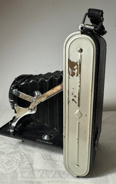 Vintage Coronet Clipper Folding Camera 1959 — Medium Format, 120 Film