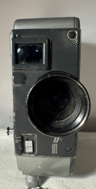 Vintage Yashica 8 Cine Camera 1950s — 8mm, Clockwork Spring Motor