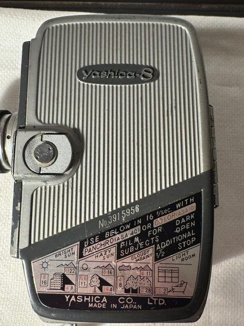 Vintage Yashica 8 Cine Camera 1950s — 8mm, Clockwork Spring Motor