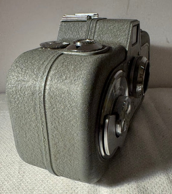 Vintage Zeiss Ikon Movikon 8 Cine Camera 1952 — Double 8, Clockwork Motor, Original Case