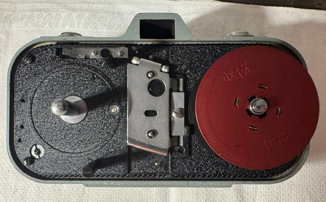 Vintage Zeiss Ikon Movikon 8 Cine Camera 1952 — Double 8, Clockwork Motor, Original Case