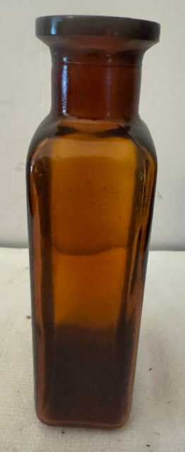 Vintage Amber Glass Chemist's Bottle — 'Ammonium Bromide' Tablets, Parke Davis & Co., Original Label