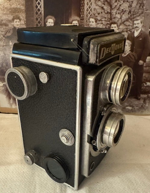 Montanus Delmonta TLR Camera — 120 Film, 6×6cm, 75mm f/3.5 Lens, West Germany, c.1950s