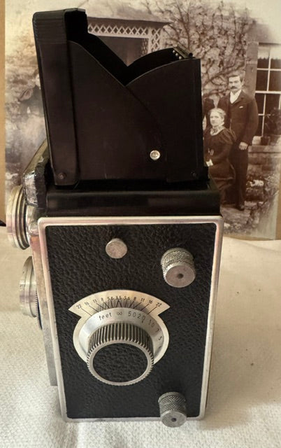 Montanus Delmonta TLR Camera — 120 Film, 6×6cm, 75mm f/3.5 Lens, West Germany, c.1950s