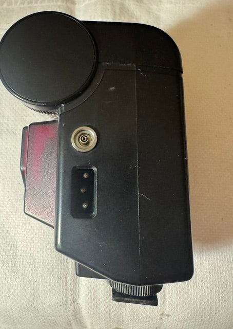 Nikon Speedlight SB-20 — TTL Flash, Tilting Bounce Head, 28/35/85mm Coverage