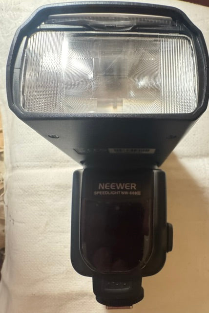 Neewer NW660 III Speedlight Flash for Nikon — 2.4GHz Wireless, Master/Slave, Soft Case