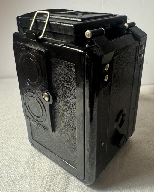 Lubitel 2 Soviet TLR Camera — 120 Film, 6×6cm, LOMO, USSR, 1955–1979