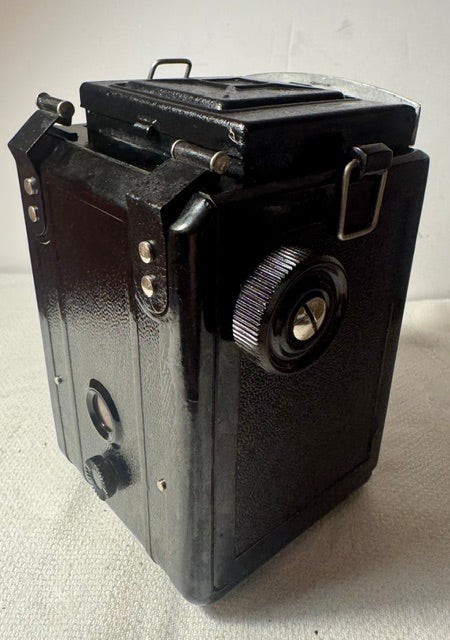 Lubitel 2 Soviet TLR Camera — 120 Film, 6×6cm, LOMO, USSR, 1955–1979
