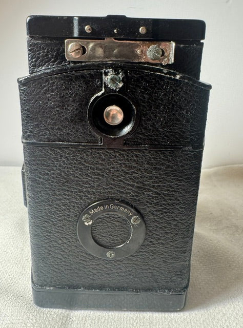 Zeiss Ikon Ikoflex I TLR Camera — 120 Film, 6×6cm, ‘Coffee Can’, Germany, 1934–1937
