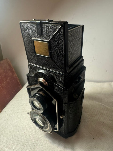 Zeiss Ikon Ikoflex I TLR Camera — 120 Film, 6×6cm, ‘Coffee Can’, Germany, 1934–1937