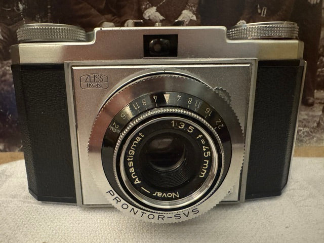 Zeiss Ikon Contina 35mm Camera — Working Shutter, Clean Optics, Original Leather Case 1954 - 1955