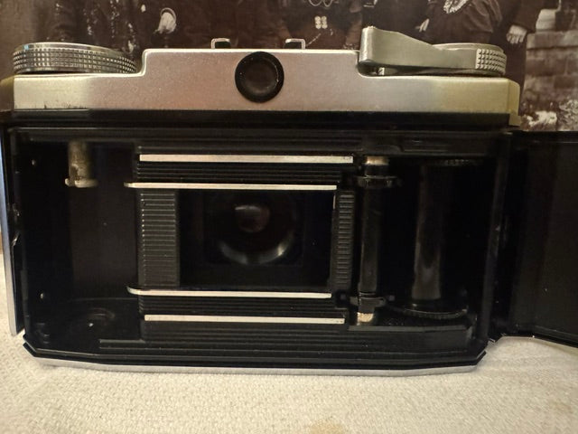 Zeiss Ikon Contina 35mm Camera — Working Shutter, Clean Optics, Original Leather Case 1954 - 1955