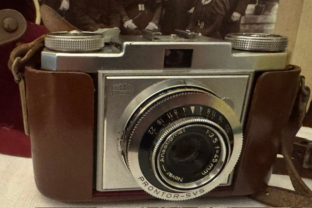 Zeiss Ikon Contina 35mm Camera — Working Shutter, Clean Optics, Original Leather Case 1954 - 1955
