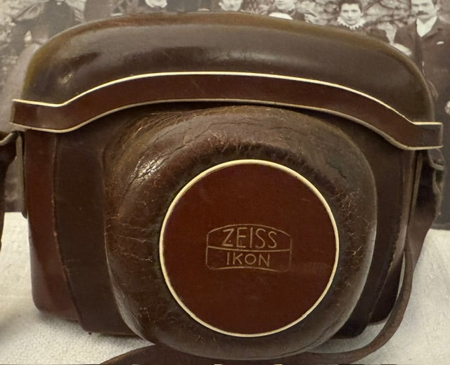 Zeiss Ikon Contina 35mm Camera — Working Shutter, Clean Optics, Original Leather Case 1954 - 1955
