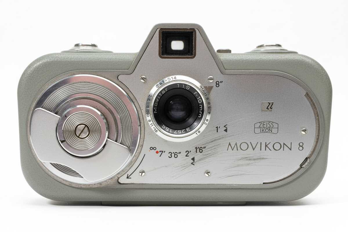 Movikon 8 white background